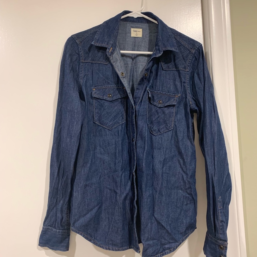 Gap button shirt